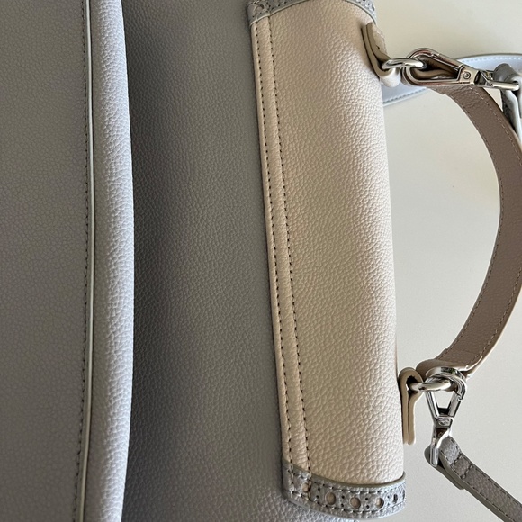 Leather bag with handle and crossbody strap - Picture 15 of 17